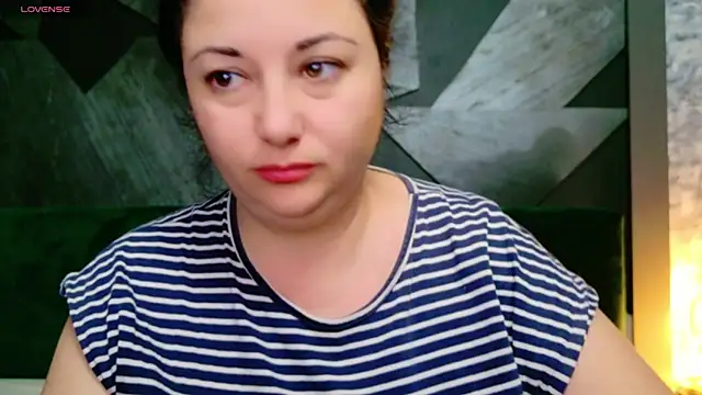 Snapshot of AleshaArabian chatting on January 4, 8:05 pm AleshaArabian online show from January 4, 8:05 pm