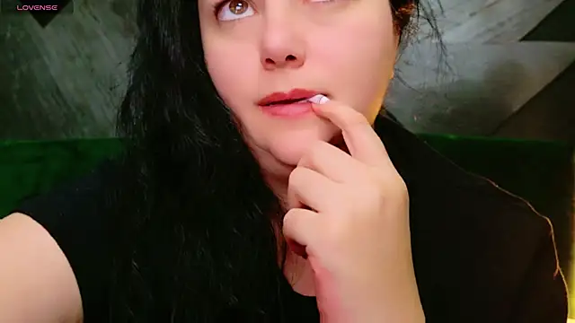 Snapshot of AleshaArabian chatting on February 3, 7:42 pm AleshaArabian online show from February 3, 7:42 pm