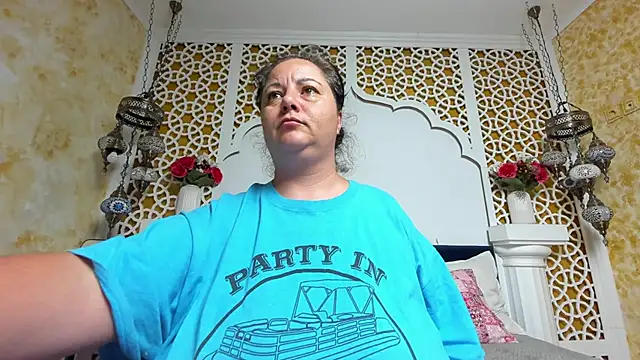 Snapshot of AleshaArabian chatting on September 24, 3:10 am AleshaArabian online show from September 24, 3:10 am