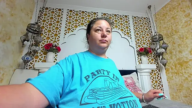 Snapshot of AleshaArabian chatting on September 25, 2:15 am AleshaArabian online show from September 25, 2:15 am