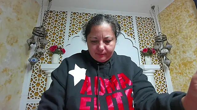 Snapshot of AleshaArabian chatting on October 13, 2:33 am AleshaArabian online show from October 13, 2:33 am