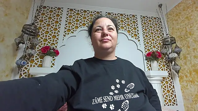 AleshaArabian online show from November 10, 5:06 am