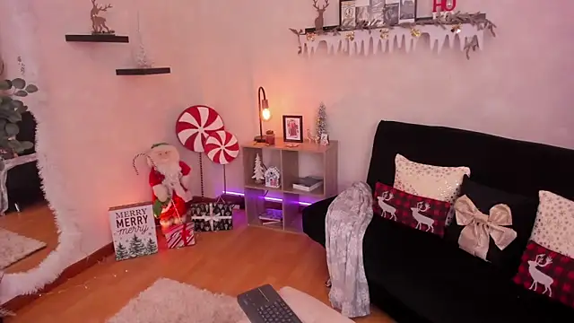 Snapshot of EmmyEvans1 chatting on December 2, 7:42 pm EmmyEvans1 online show from December 2, 7:42 pm