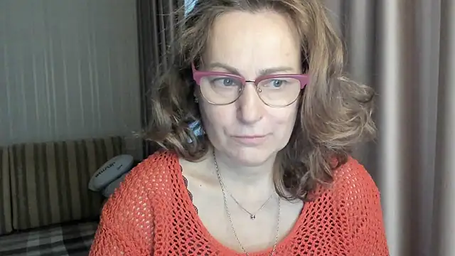 lauraoven online show from January 8, 8:27 am