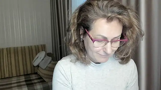 lauraoven online show from January 13, 12:45 pm