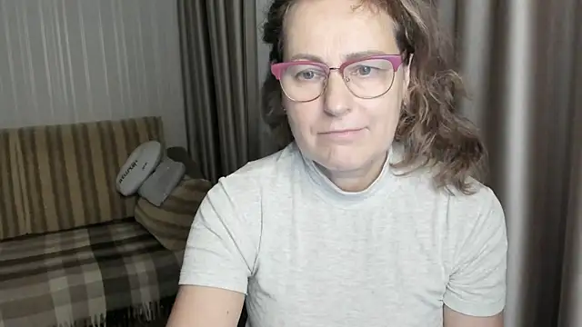 lauraoven online show from January 13, 3:47 pm