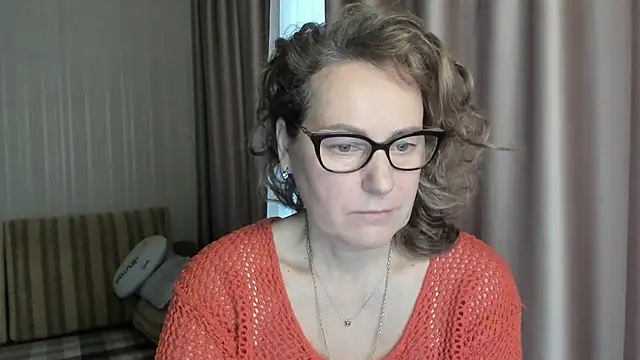 lauraoven online show from January 19, 7:36 am