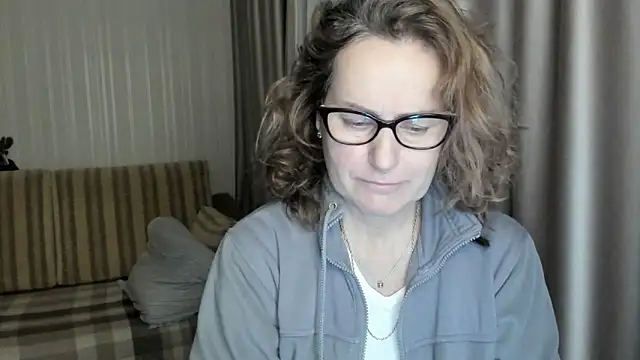 lauraoven online show from February 5, 4:58 pm