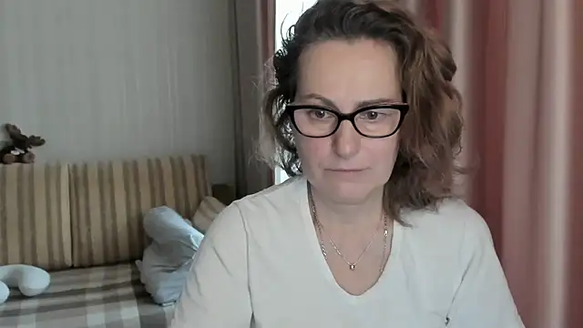 lauraoven online show from February 7, 7:29 am