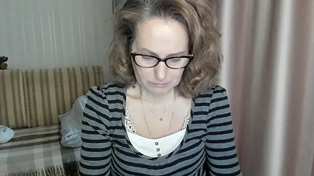 lauraoven online show from February 12, 7:13 am