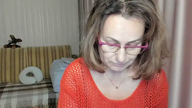 lauraoven online show from March 20, 2:42 pm