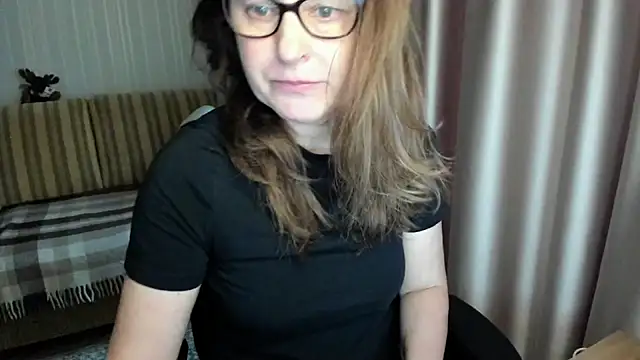 lauraoven online show from March 9, 2:21 pm