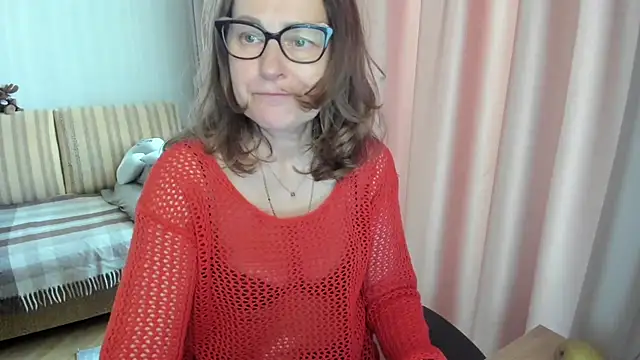 lauraoven online show from May 2, 1:05 pm