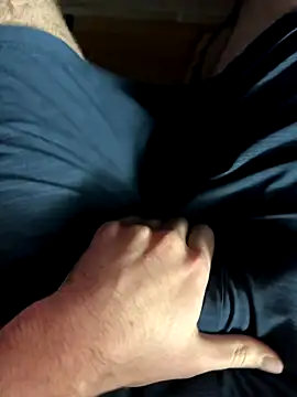 Snapshot of JohnnyBigShot chatting on December 1, 5:07 pm JohnnyBigShot online show from December 1, 5:07 pm