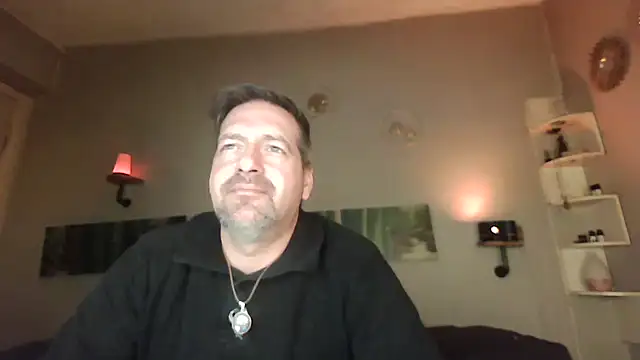 matrikes1 online show from December 12, 9:37 pm