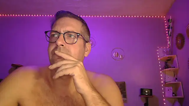 matrikes1 online show from November 8, 8:40 pm