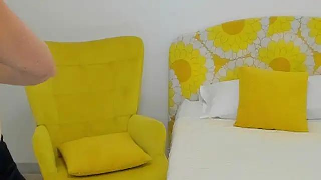 milf penelope online show from November 30, 9:52 pm