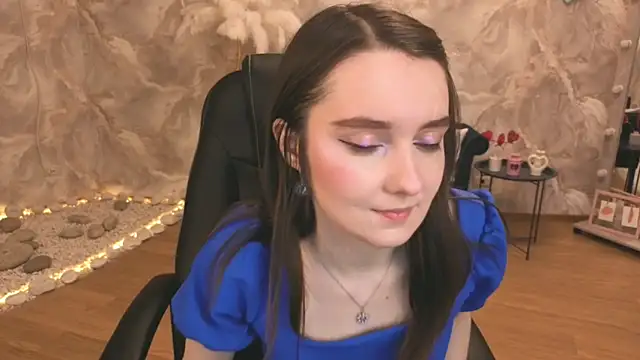 Snapshot of CloudGrace chatting on February 12, 3:23 am CloudGrace online show from February 12, 3:23 am