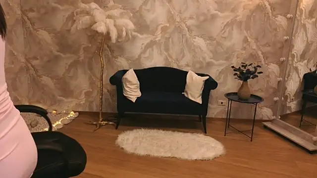 Snapshot of CloudGrace chatting on February 22, 6:17 pm CloudGrace online show from February 22, 6:17 pm