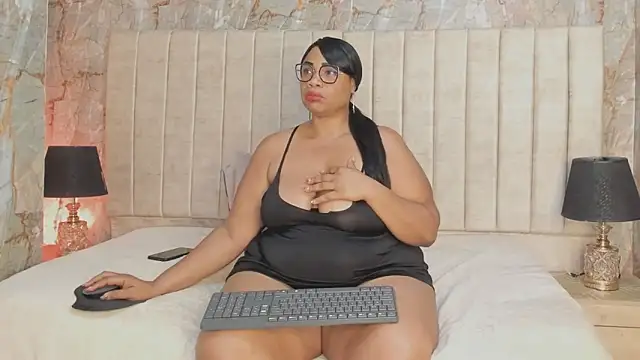 Snapshot of AranzaLatinBlacks chatting on February 21, 6:59 pm AranzaLatinBlacks online show from February 21, 6:59 pm