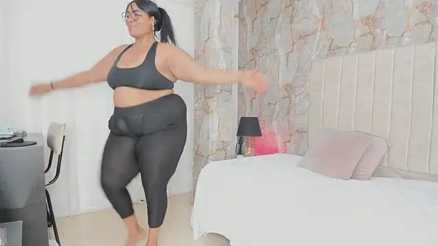 Snapshot of AranzaLatinBlacks chatting on February 25, 6:20 pm AranzaLatinBlacks online show from February 25, 6:20 pm