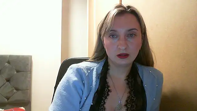 SusanCurt online show from November 10, 8:19 pm