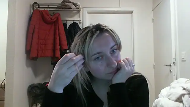 SusanCurt online show from December 1, 10:42 am