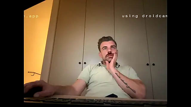 Snapshot of mrbigballs chatting on October 8, 4:59 pm mrbigballs online show from October 8, 4:59 pm