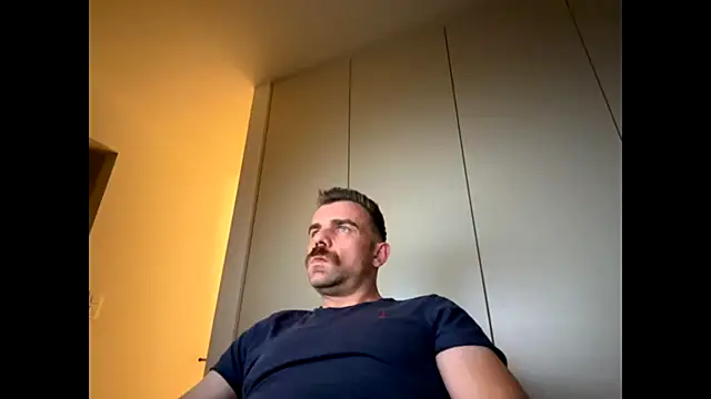 Snapshot of mrbigballs chatting on October 27, 9:30 pm mrbigballs online show from October 27, 9:30 pm