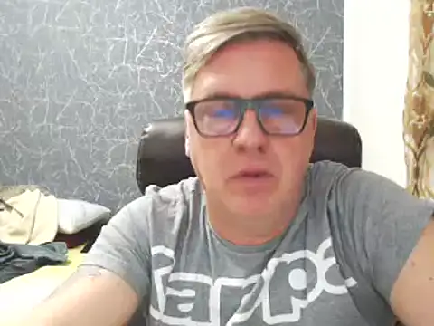 RobertStripX online show from February 3, 2:45 pm