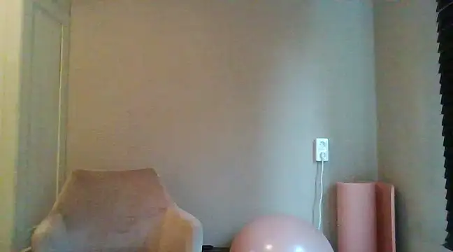 Snapshot of avajade chatting on January 23, 12:41 pm avajade online show from January 23, 12:41 pm