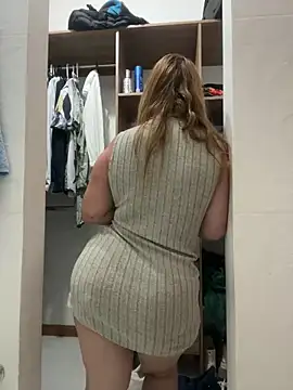 Snapshot of moniquerainx chatting on February 13, 2:56 am moniquerainx online show from February 13, 2:56 am