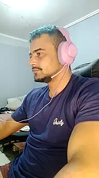 Fadinha-e-Raro online show from February 21, 9:00 pm