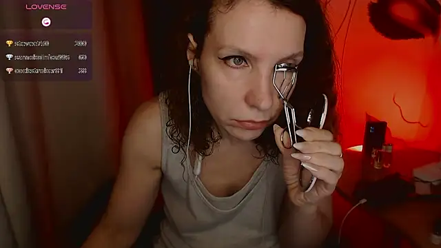 Snapshot of JohansonKatie chatting on January 9, 2:11 am JohansonKatie online show from January 9, 2:11 am