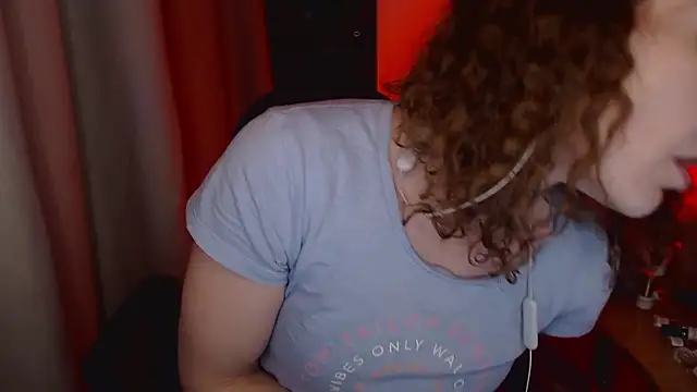 Snapshot of JohansonKatie chatting on January 14, 4:50 pm JohansonKatie online show from January 14, 4:50 pm