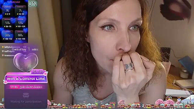 Snapshot of JohansonKatie chatting on February 14, 9:21 pm JohansonKatie online show from February 14, 9:21 pm