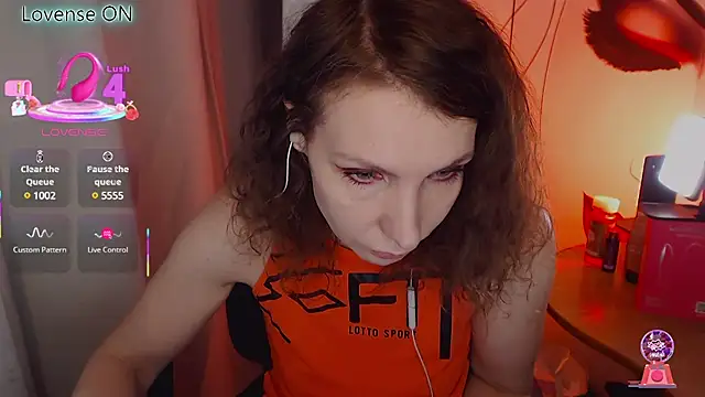 Snapshot of JohansonKatie chatting on March 14, 8:32 am JohansonKatie online show from March 14, 8:32 am