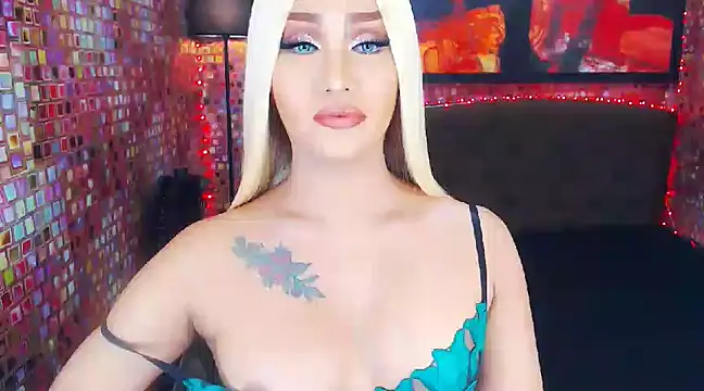 Snapshot of KylieMaxwellCaulfield_TS chatting on February 12, 10:59 pm KylieMaxwellCaulfield TS online show from February 12, 10:59 pm