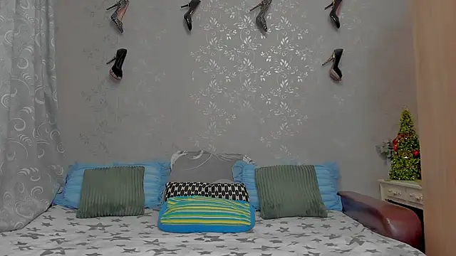 Snapshot of emilianna666 chatting on December 23, 11:14 am emilianna666 online show from December 23, 11:14 am