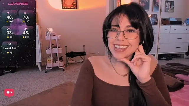 Snapshot of Evie-Luna chatting on February 7, 12:31 am Evie-Luna online show from February 7, 12:31 am