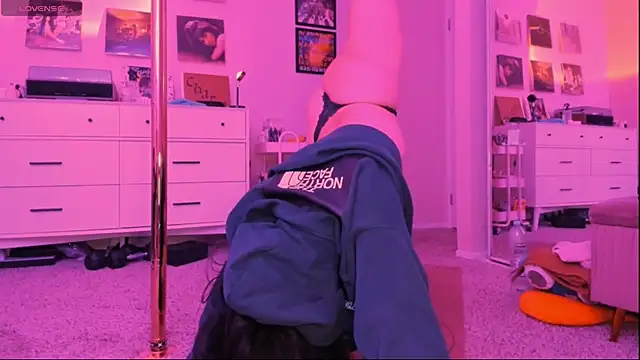 Snapshot of Evie-Luna chatting on February 10, 5:25 am Evie-Luna online show from February 10, 5:25 am