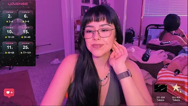 Snapshot of Evie-Luna chatting on March 1, 1:32 am Evie-Luna online show from March 1, 1:32 am