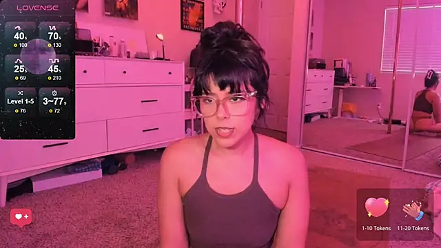 Snapshot of Evie-Luna chatting on September 10, 2:00 am Evie-Luna online show from September 10, 2:00 am