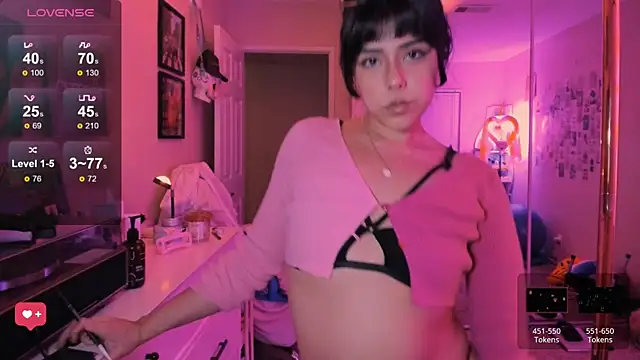 Snapshot of Evie-Luna chatting on November 12, 2:45 am Evie-Luna online show from November 12, 2:45 am