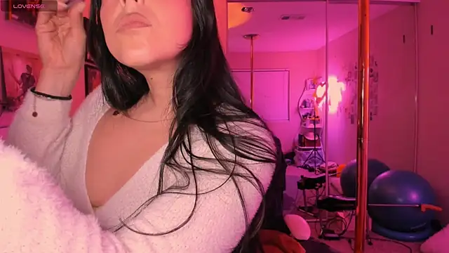 Snapshot of Evie-Luna chatting on February 18, 3:46 am Evie-Luna online show from February 18, 3:46 am