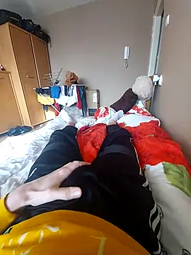 Snapshot of MlodyDres chatting on January 25, 10:51 am MlodyDres online show from January 25, 10:51 am