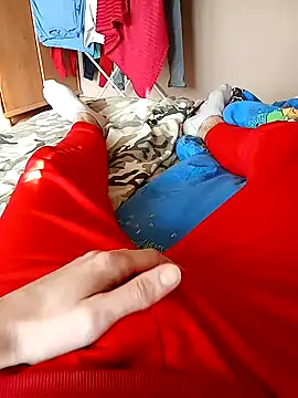 Snapshot of MlodyDres chatting on February 5, 11:34 am MlodyDres online show from February 5, 11:34 am