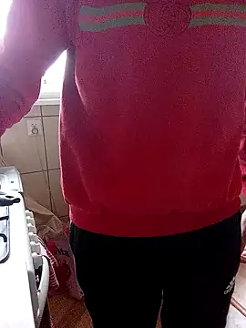 Snapshot of MlodyDres chatting on February 7, 7:40 am MlodyDres online show from February 7, 7:40 am