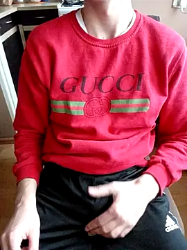 Snapshot of MlodyDres chatting on February 7, 2:26 pm MlodyDres online show from February 7, 2:26 pm