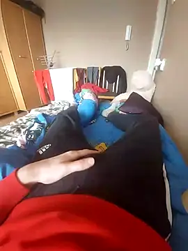 Snapshot of MlodyDres chatting on February 14, 10:38 am MlodyDres online show from February 14, 10:38 am